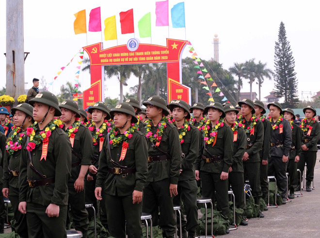 Thanh niên 11 tỉnh, thành phố ở Quân khu 5 hăng hái nhập ngũ ảnh 1