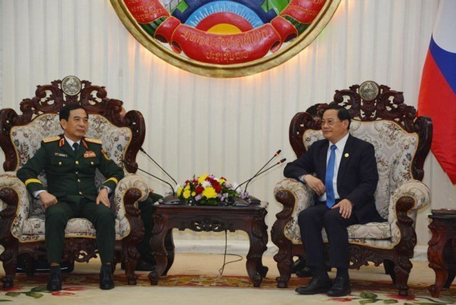 ttxvn_bo_truong_quoc_phong_phan_van_giang_hoi_kien_cac_lanh_dao_cap_cao_cua_lao_7711834_resize (3).jpg