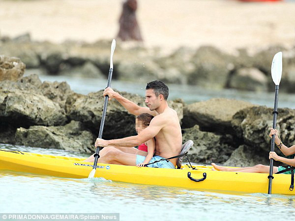 Robin van Persie không cùng Man United du đấu trên đất Mỹ ảnh 1