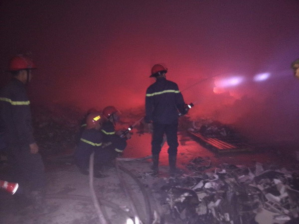 Kịp thời khống chế hai vụ cháy lớn tại Thành phố Hồ Chí Minh ảnh 1