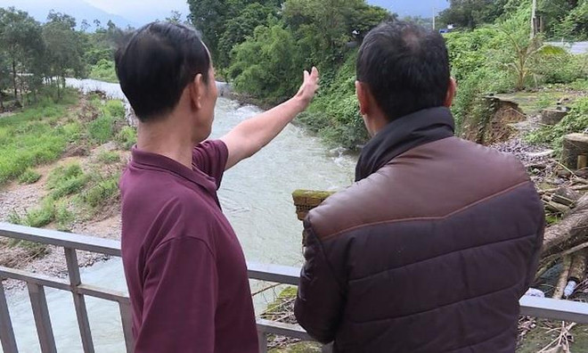 Hàng trăm hộ dân 'sống trong sợ hãi' do bờ sông Đạ Quay sạt lở ảnh 1