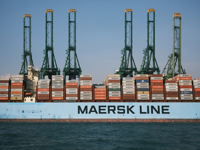 Maersk tạm thời dừng vận chuyển container đi và đến Nga ảnh 1