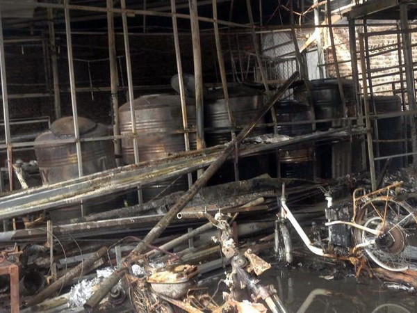 Cháy tại kho hàng cáp viễn thông, nhiều tài sản bị hư hại ảnh 1