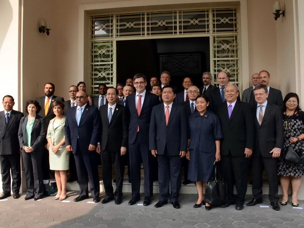 Bí thư Thành ủy TP Hồ Chí Minh tiếp Tổng Lãnh sự các nước ảnh 1