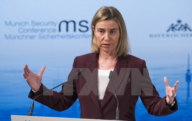 EU thúc Ukraine và Nga kiềm chế hành động làm leo thang căng thẳng ảnh 1