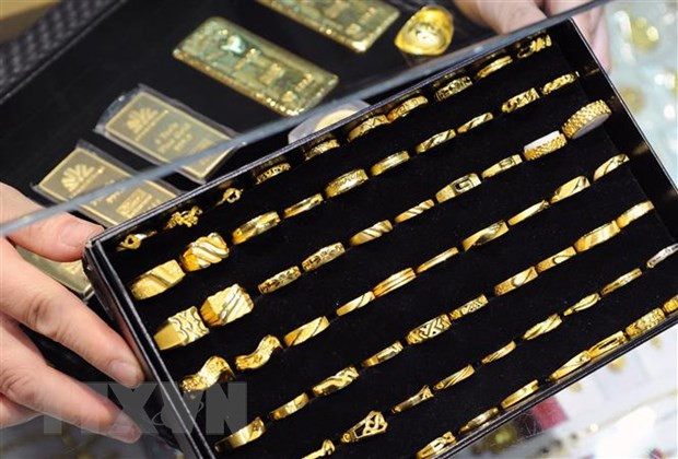 Giá vàng thế giới giao dịch gần mức cao nhất trong ba tuần ảnh 1