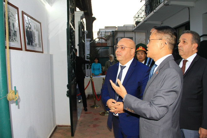 ttxvn_dai_su_quan_viet_nam_tai_algeria_ky_niem_79_nam_quoc_khanh_va_70_nam_chien_thang_dien_bien_phu_3_resize.jpg