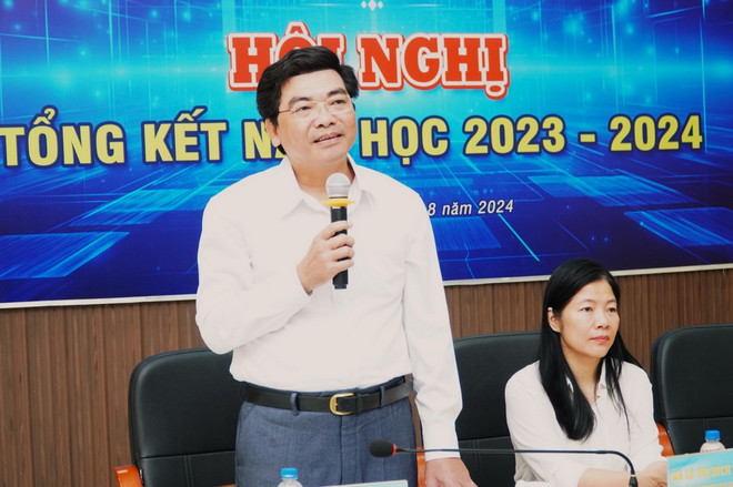 Giám đốc Sở Giáo dục và Đào tạo thành phố Cần Thơ Trần Thanh Bình phát biểu tại Hội nghị. (Ảnh: Ánh Tuyết/TTXVN) ttxvn hoi nghi giao duc2.jpg