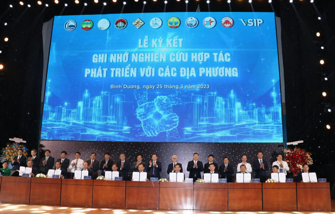 Bình Dương cần đổi mô hình sang công nghiệp-đô thị-dịch vụ thông minh ảnh 4