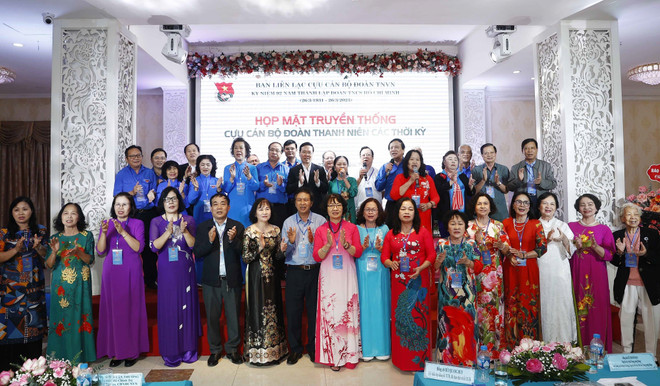Sáng 25/3, tại Hà Nội, Chủ tịch nước Võ Văn Thưởng dự họp mặt truyền thống cựu cán bộ Đoàn thanh niên các thời kỳ, nhân kỷ niệm 92 năm Ngày thành lập Đoàn Thanh niên Cộng sản Hồ Chí Minh (26/3/1931-26/3/2023). (Ảnh: Thống Nhất/TTXVN) Chủ tịch nước: Cựu cán bộ Đoàn truyền cảm hứng về tinh thần cống hiến ảnh 1