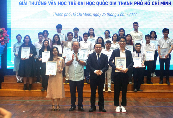 TP.HCM: Trao giải thưởng Văn học trẻ dành cho sinh viên toàn quốc ảnh 1