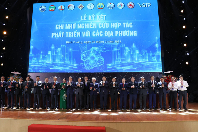 Bình Dương cần đổi mô hình sang công nghiệp-đô thị-dịch vụ thông minh ảnh 1