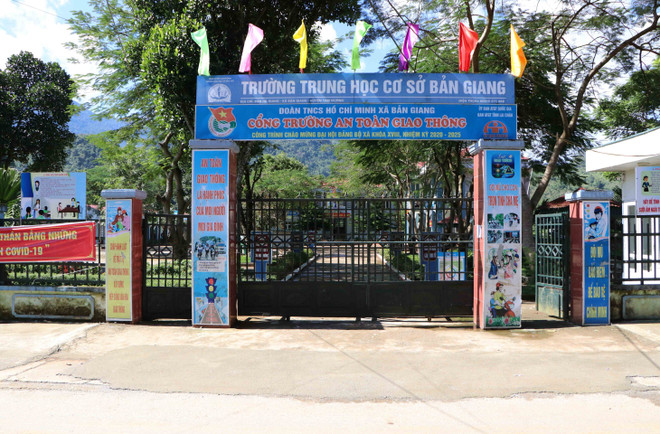 Lai Châu: Hai học sinh đầu tiên dương tính với SARS-CoV-2 ảnh 1