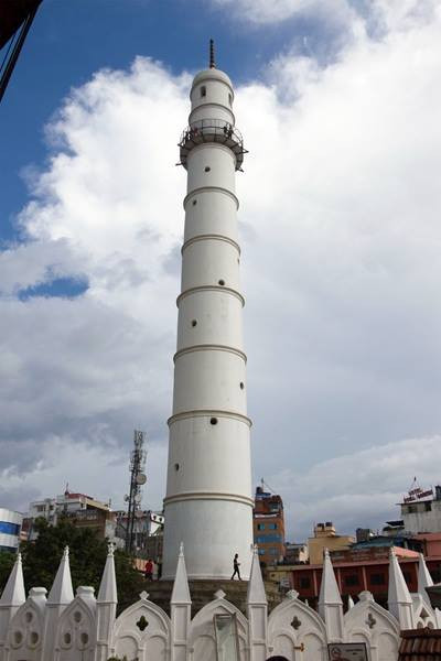 Nepal: Tòa tháp cổ Dharahara sụp đổ, khiến nhiều người thiệt mạng ảnh 2