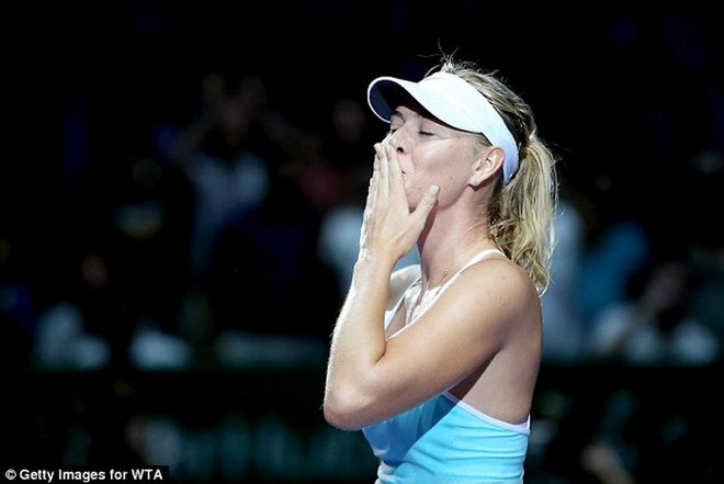WTA Finals 2015: Halep bị loại, Sharapova giành vé vào bán kết ảnh 1