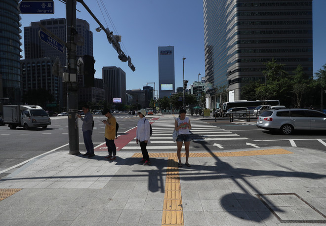 Sự kiện quốc tế 30/7-5/8: Apple trở thành công ty nghìn tỷ USD ảnh 7