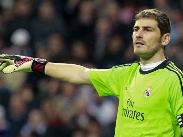 Casillas vẫn được săn đón bất chấp thất bại của Tây Ban Nha ảnh 1