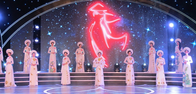 Phạm Thị Mỹ Huyền đăng quang “Người đẹp Hoa Lư 2018” ảnh 2