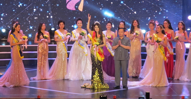 Phạm Thị Mỹ Huyền đăng quang “Người đẹp Hoa Lư 2018” ảnh 1