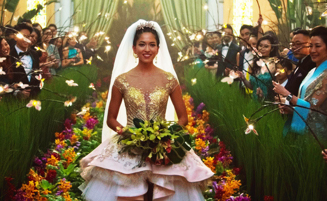 "Crazy Rich Asians" đại thắng, đánh bật cả "The Meg" và "Mile 22" ảnh 1