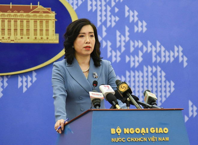 Người phát ngôn Bộ Ngoại giao Lê Thị Thu Hằng phát biểu tại buổi họp báo. (Ảnh: TTXVN) Quan hệ Việt Nam và Đặc khu hành chính Hong Kong phát triển mạnh mẽ ảnh 1