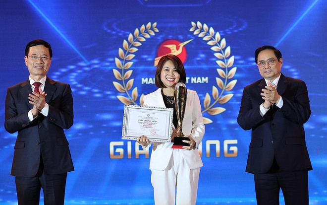 Trao Giải thưởng Sản phẩm công nghệ số Make in Viet Nam 2021 ảnh 1