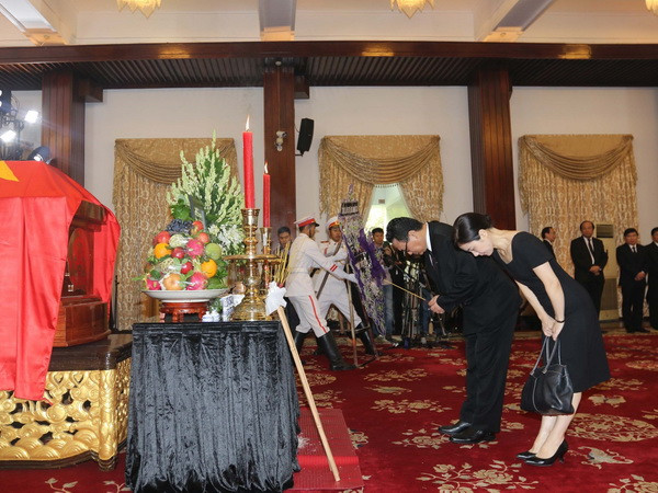 Bạn bè quốc tế đến viếng nguyên Thủ tướng Phan Văn Khải ảnh 1