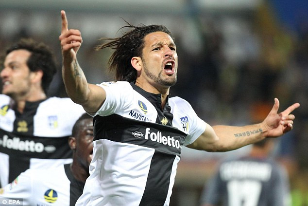 Amauri lập cú đúp giúp Parma thắng Livorno 2-0 và giành vé dự Europa League. (Nguồn: EPA) Kết quả: Milan ngậm ngùi, Osasuna rớt hạng đáng tiếc ảnh 1