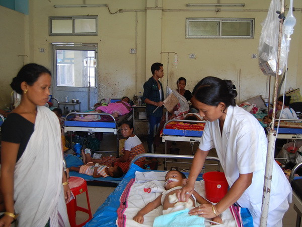 Ấn Độ: Thêm 35 trẻ em tử vong vì viêm não tại bệnh viện ở Gorakhpur ảnh 1