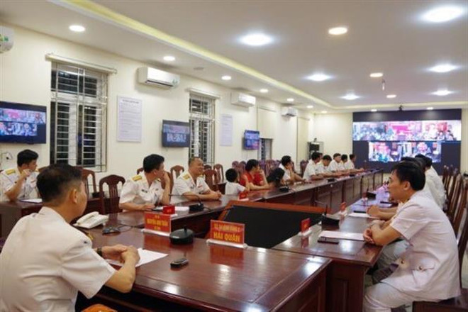 Chúc Tết trực tuyến cán bộ, chiến sỹ Nhà giàn DK1, tàu trực trên biển ảnh 1