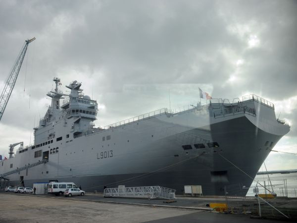 Mỹ vẫn phản đối vụ Pháp bán tàu chiến Mistral cho Nga ảnh 1