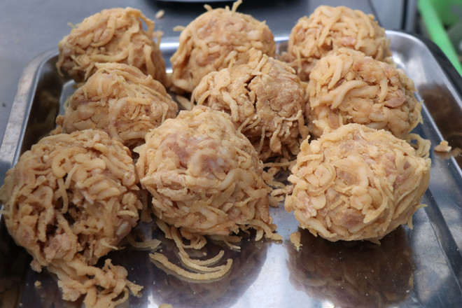 [Photo] Các công đoạn làm món nem thính - đặc sản Bắc Ninh ảnh 3