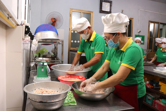 [Photo] Các công đoạn làm món nem thính - đặc sản Bắc Ninh ảnh 7