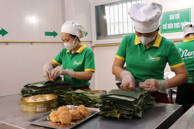 [Photo] Các công đoạn làm món nem thính - đặc sản Bắc Ninh ảnh 5