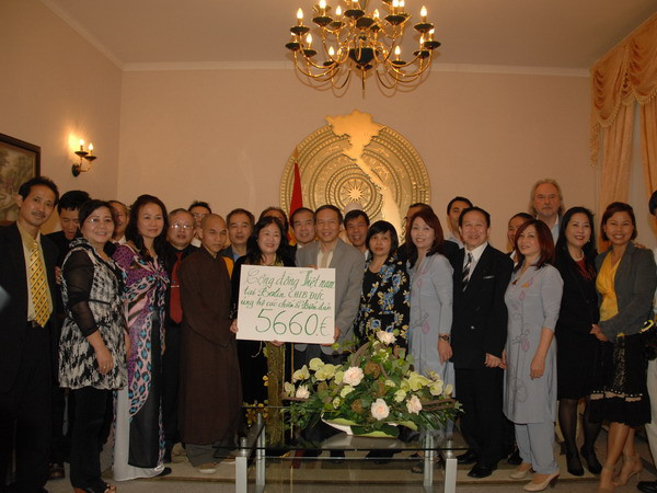 Cộng đồng người Việt ở Đức hướng về biển đảo quê hương ảnh 1