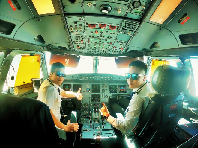 Những nhân viên hàng không quên Tết để phục vụ 'thượng đế' ảnh 2