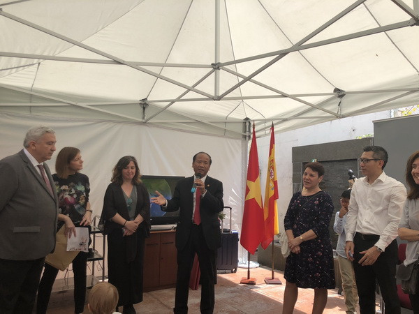 Các hoạt động kỷ niệm ngày sinh của Bác Hồ tại Tây Ban Nha và Đức ảnh 1