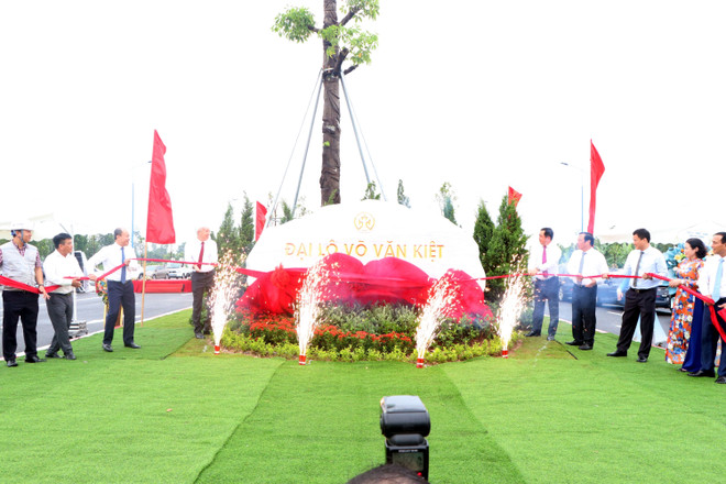 Tỉnh Hải Dương tổ chức gắn biển công trình Đại lộ Võ Văn Kiệt ảnh 1