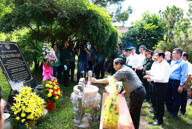 ttxvn_thu tuong dang huong Vo Nguyen Giap (2).jpg