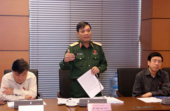Đại biểu Quốc hội thảo luận dự án Luật quân nhân chuyên nghiệp ảnh 1