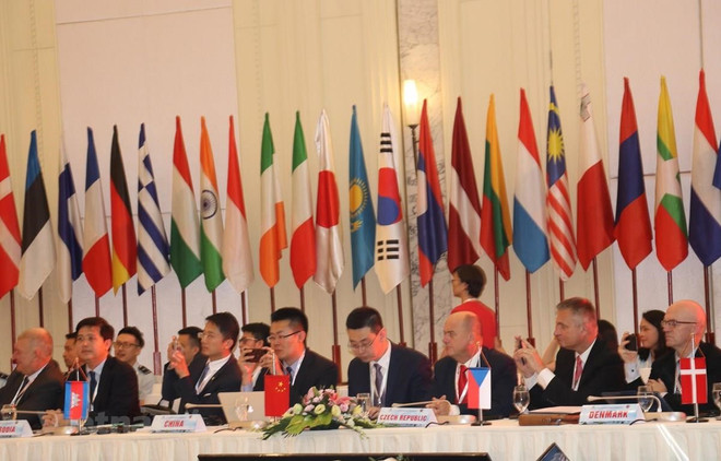 Khi Mỹ 'dọn dẹp' lại 'nhà cửa' của họ, thế kỷ Á- Âu bắt đầu! ảnh 1