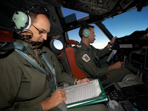 Đổi hướng tìm MH370 sang "manh mối mới đáng tin cậy" ảnh 1