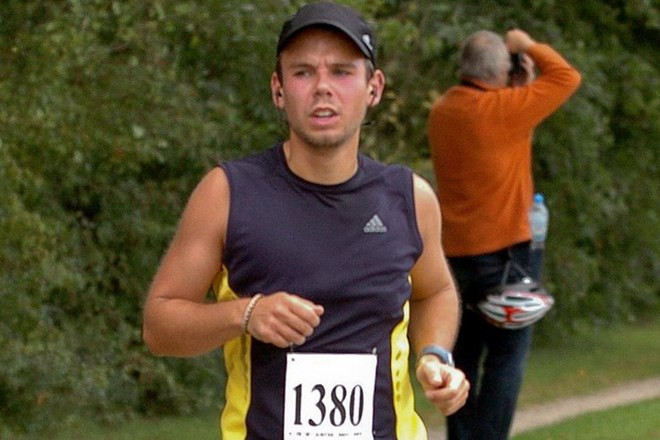 Cơ phó Andreas Lubitz. (Nguồn: Reuters) Cơ phó người Đức Andreas Lubitz đã từng có ý định tự tử ảnh 1