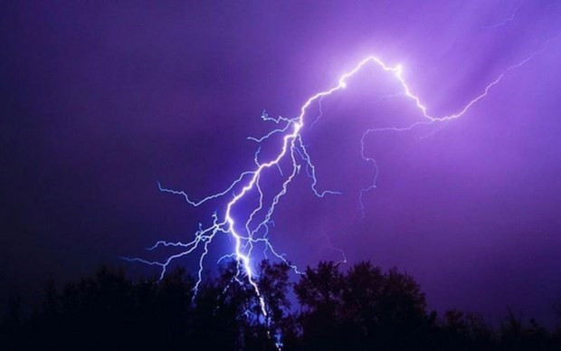 Quảng Ngãi: 4 người phải nhập viện cấp cứu do bị sét đánh ảnh 1