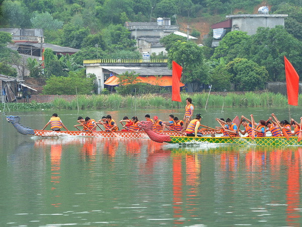 Khai hội mùa Thu Côn Sơn-Kiếp Bạc 2014 tại Hải Dương ảnh 1