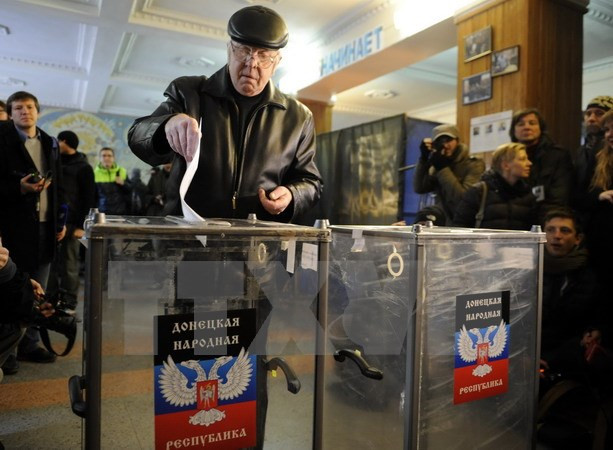 Bầu cử ở Donetsk hồi tháng 11. (Nguồn: AFP/TTXVN)) Nga: Bầu cử tại Donetsk và Lugansk phù hợp với thỏa thuận Minsk ảnh 1
