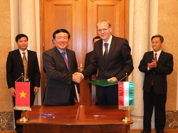 Tòa án tối cao Việt Nam và Hungary ký bản ghi nhớ hợp tác ảnh 1