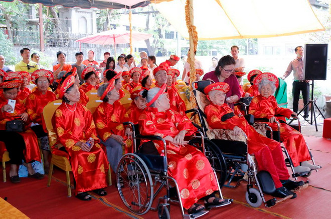 Ấm áp lễ mừng thọ đầu tiên cho kiều bào cao tuổi tại Lào ảnh 2