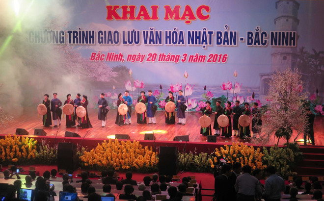 Bắc Ninh: Người dân náo nức dự Lễ hội Hoa anh đào Nhật Bản ảnh 1