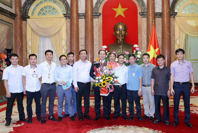 Hình ảnh Chủ tịch nước Trần Đại Quang với phóng viên chuyên trách ảnh 2